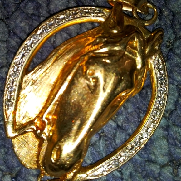 Horse head with diamond horseshoe Pendant